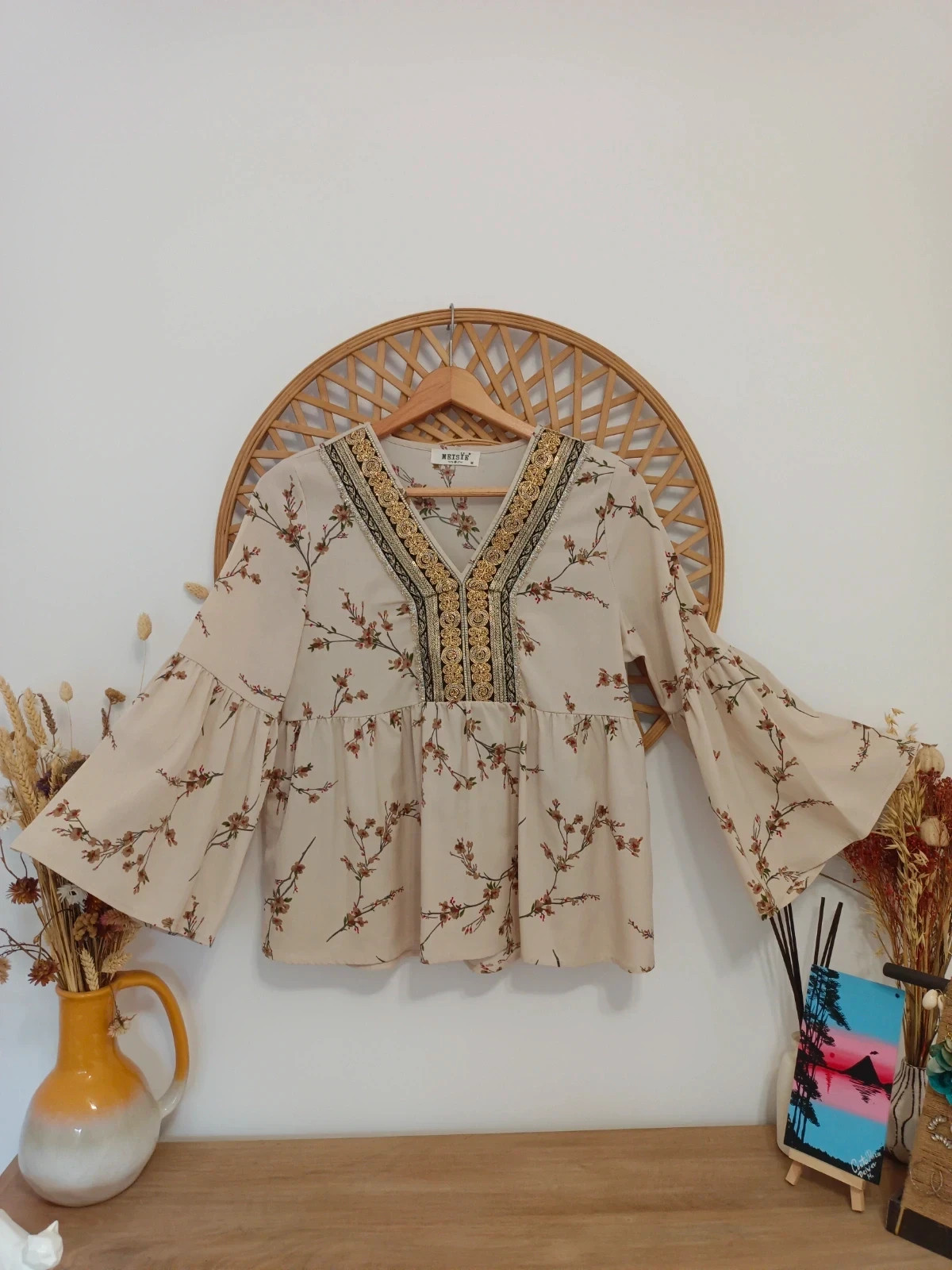 Blusa boho Meisie beige floral con bordados dorados y mangas acampanadas M – Meisie – taille M / 38 / 10 2