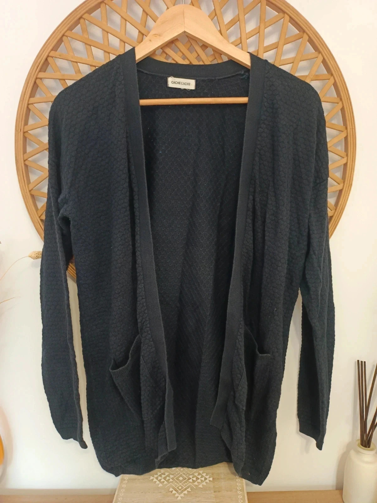 Cárdigan largo azul marino con textura tipo panal de abeja, Caché Caché, talla L – Cache Cache – taille L 2