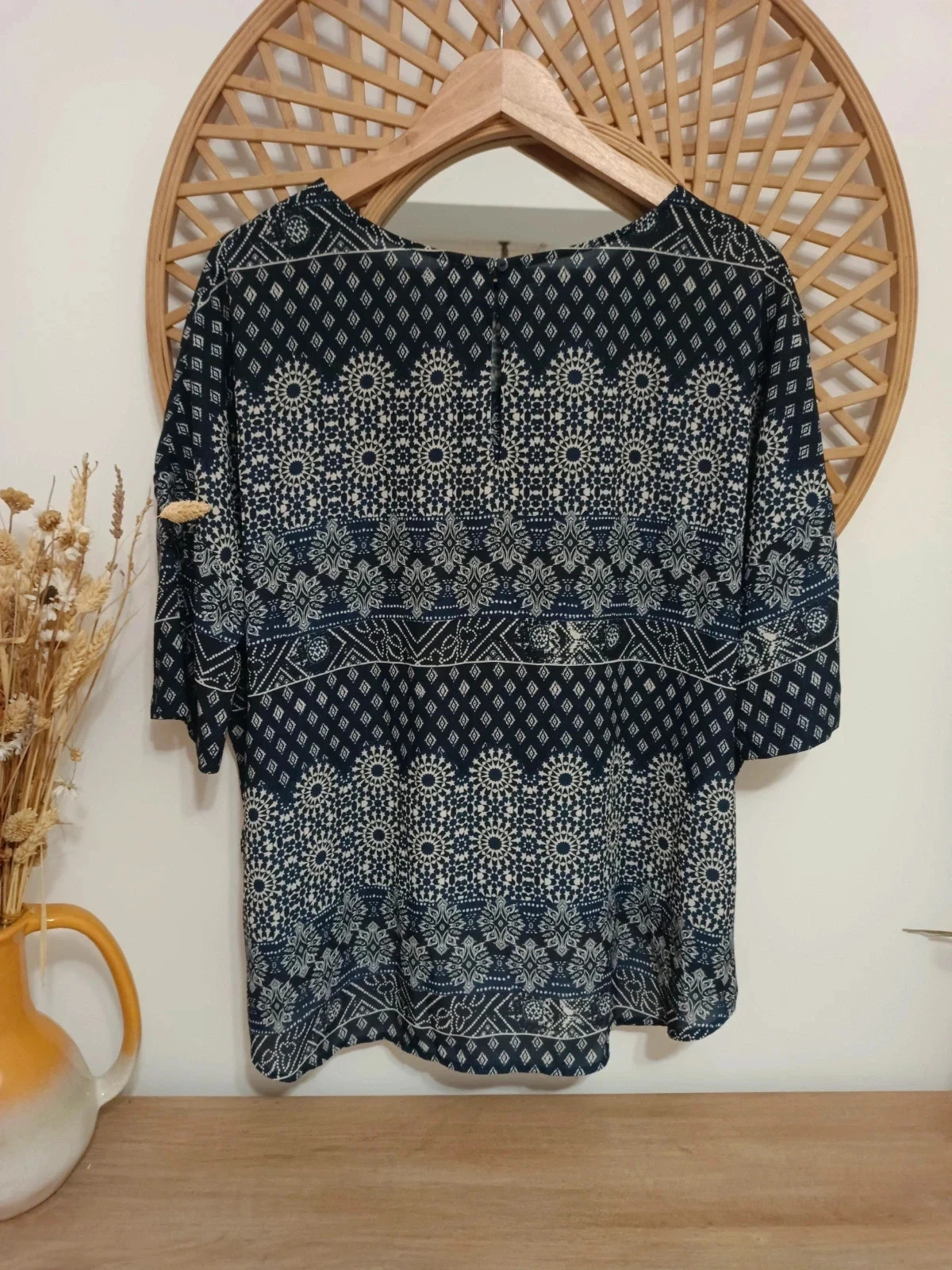Camiseta de manga corta con diseño geométrico en azul y blanco, talla L – Stradivarius – taille L / 40 / 12 4