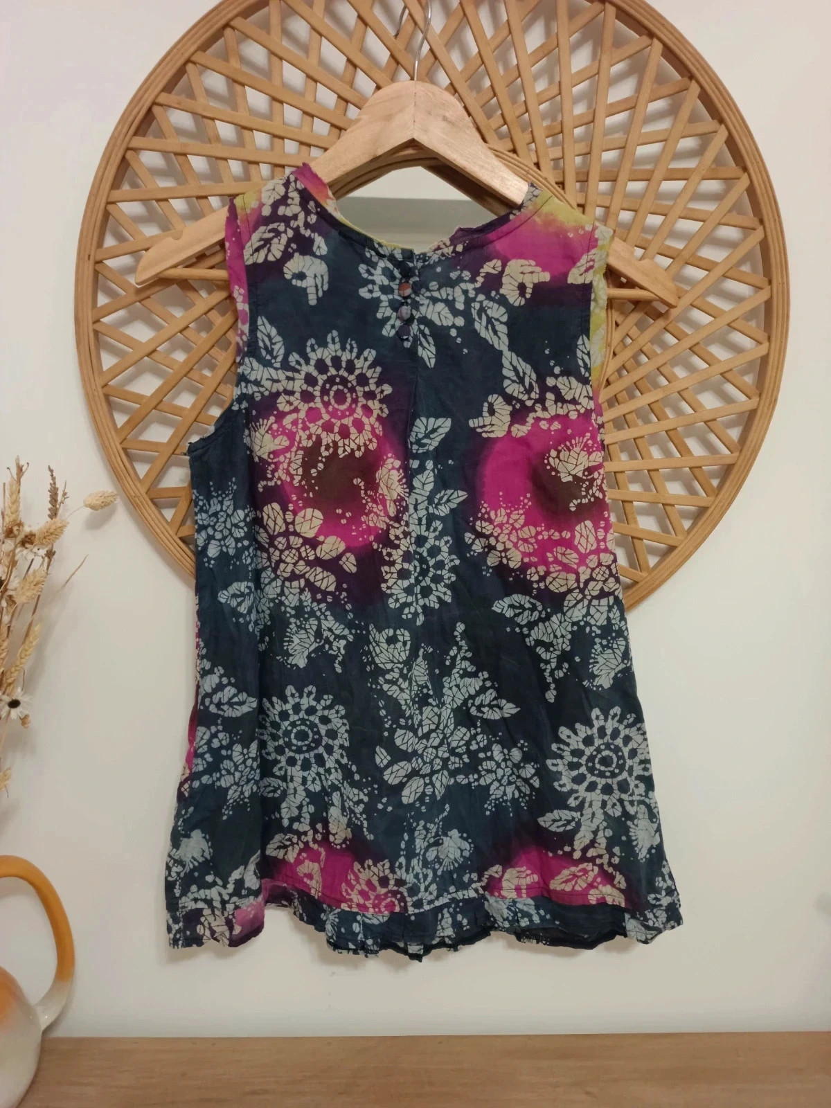 Blusa sin mangas de algodón 100% con un estampado batik floral, talla S – CRW – taille S / 36 / 8 4