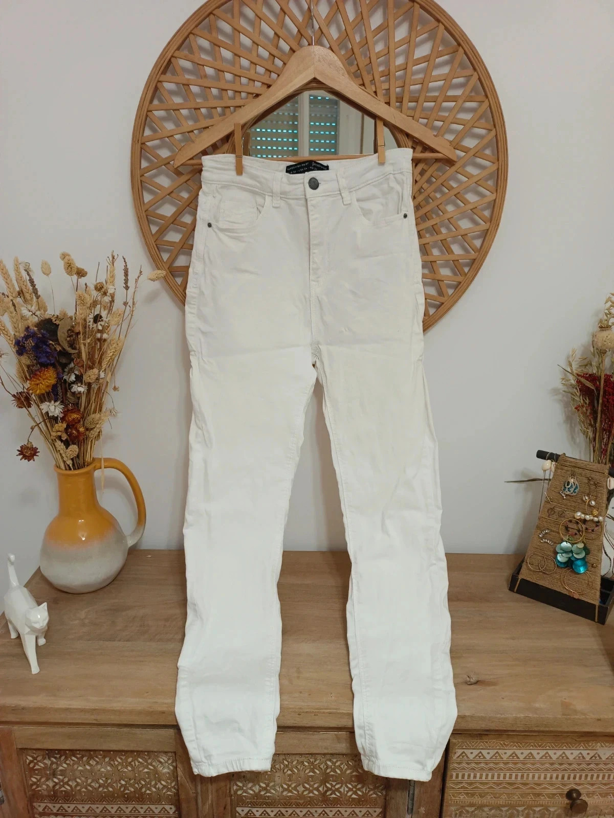 Pantalon blanco pitillo de cintura alta, Stradivarius, talla 36 – Stradivarius – taille S / 36 / 8
