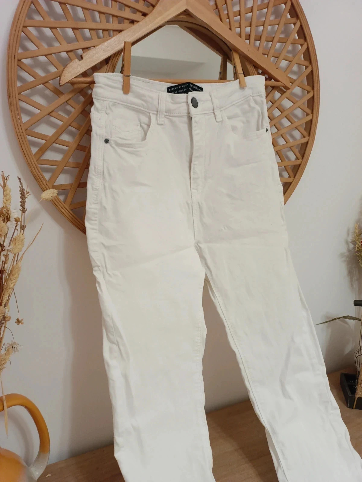Pantalon blanco pitillo de cintura alta, Stradivarius, talla 36 – Stradivarius – taille S / 36 / 8 3