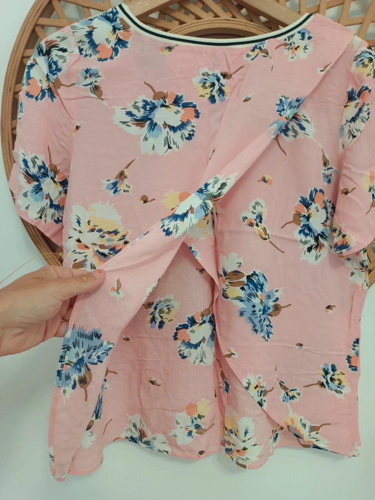 Blouse Fleurie Rose Daphnea Paris Floral Top Camicetta Romantique Rayonne Talla L – Daphnea – taille L / 40 / 12 5