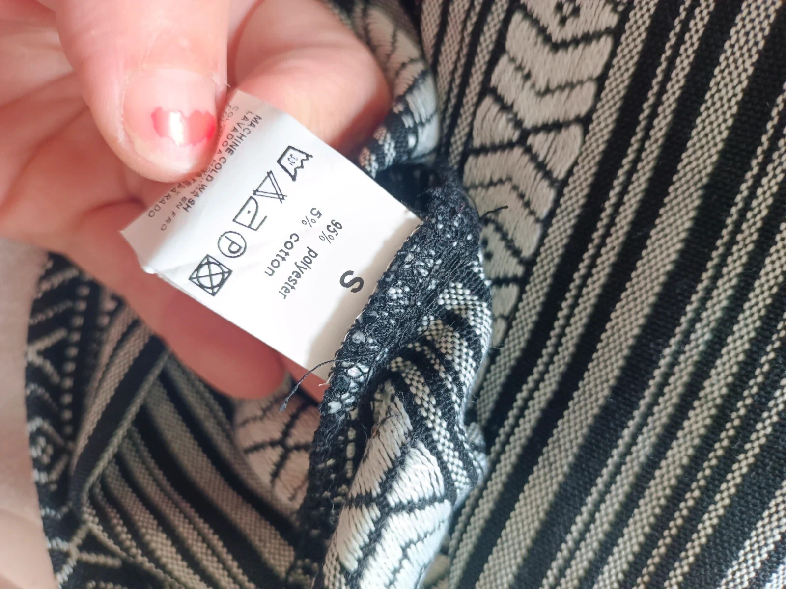 Falda Mini Étnica Blanco Negro Tribal Azteca Ajustada Boho Talla S – Love and Money – taille S / 36 / 8 5