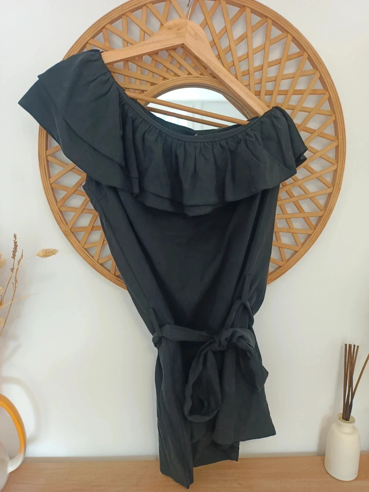 Vestido negro asimétrico de Scarlet Roos modelo Romy, confeccionado en 100% Tencel – Scarlet Roos – taille M / 38 / 10 2