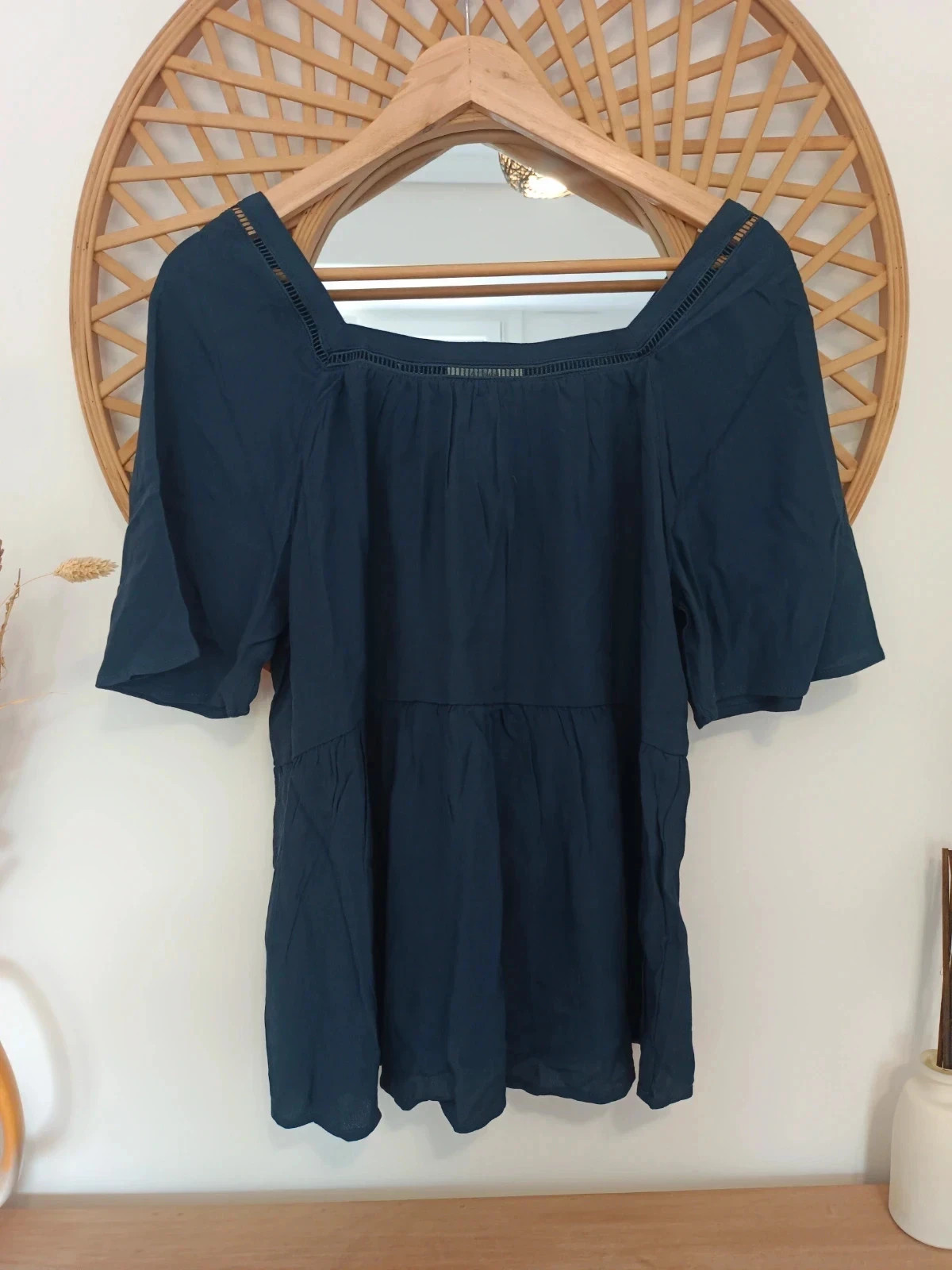Blusa azul marino con escote cuadrado y detalle calado, talla M, Precio original 34,99€ – Vila – taille M 4