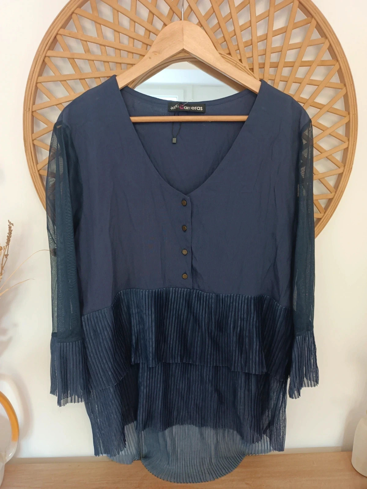 Blusa Azul Marino Plisada – Sheer Sleeves / Volanté Chic – Textil Carreras – taille L / 40 / 12 2