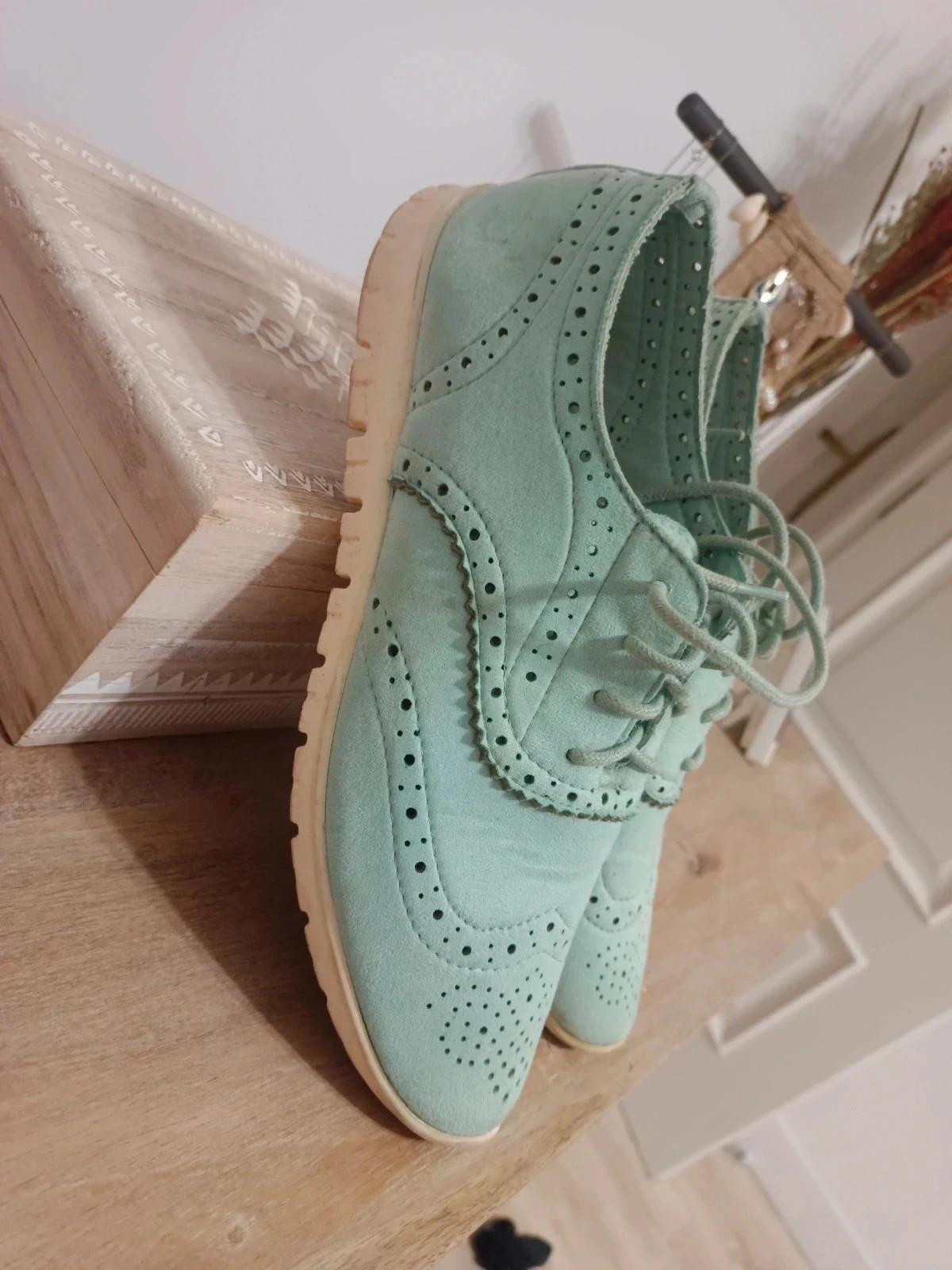 Zapatos de estilo oxford en color verde menta con diseño calado , talla 37 – H&D – taille 37 2