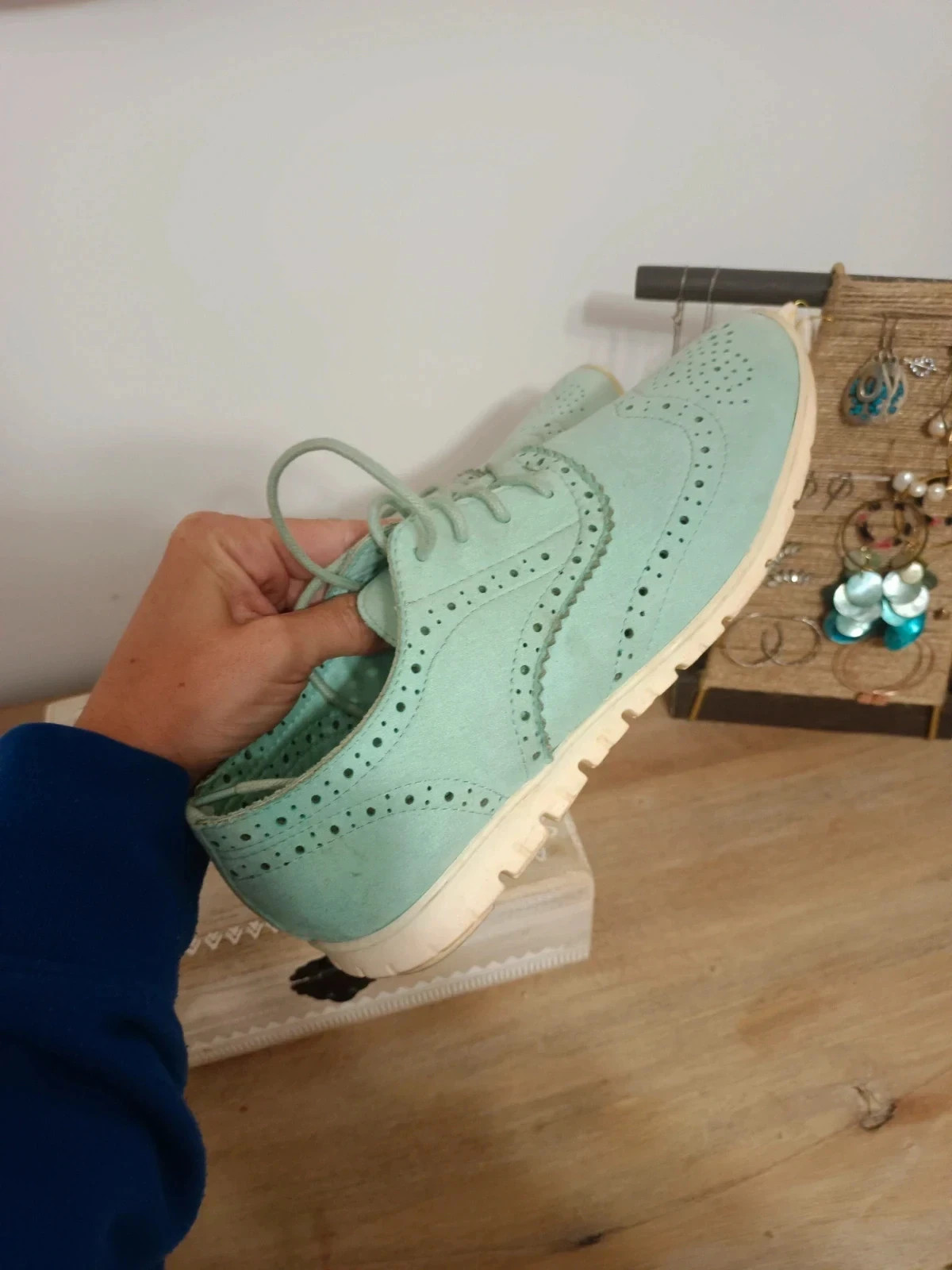 Zapatos de estilo oxford en color verde menta con diseño calado , talla 37 – H&D – taille 37 3