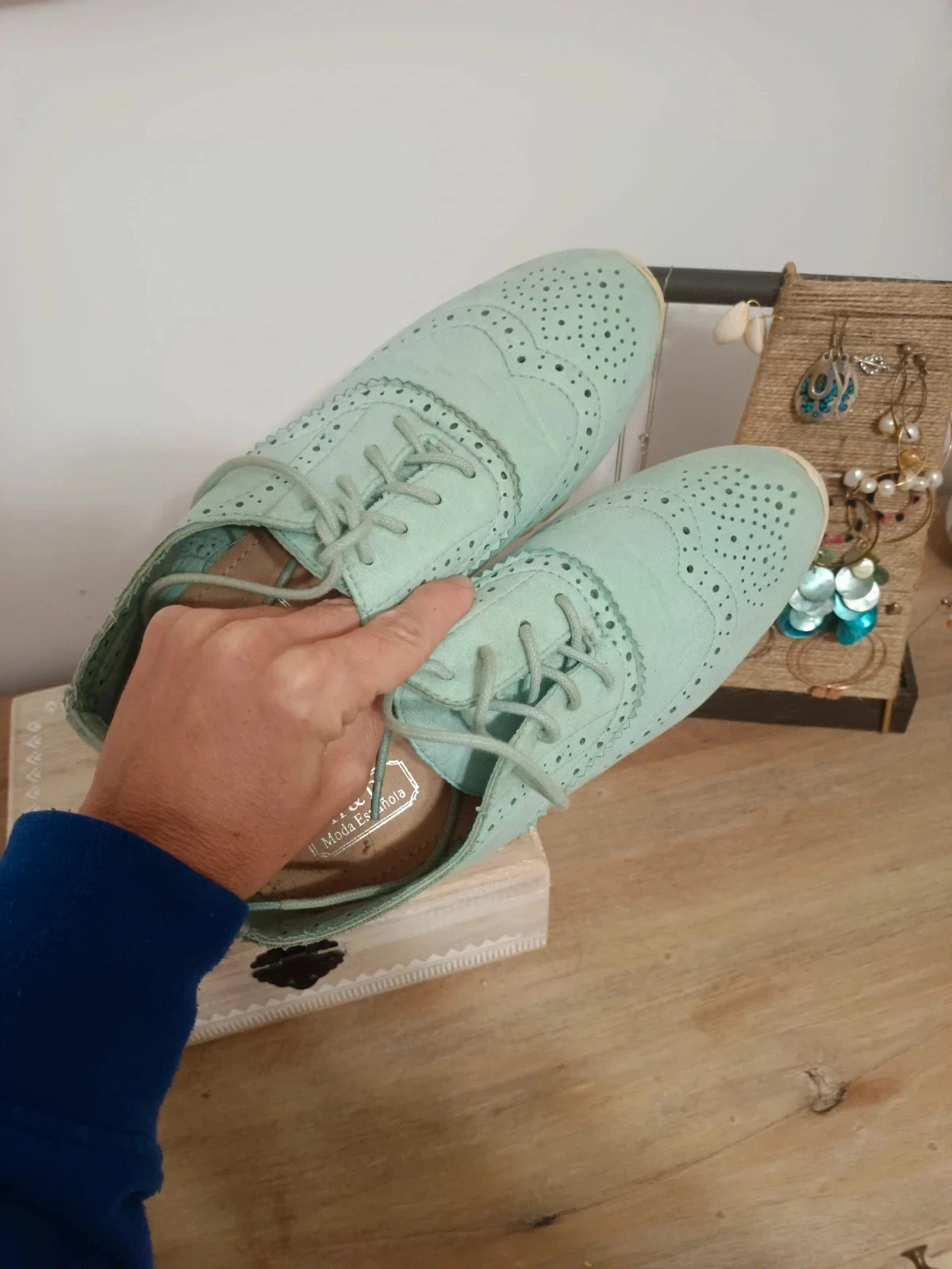 Zapatos de estilo oxford en color verde menta con diseño calado , talla 37 – H&D – taille 37 5