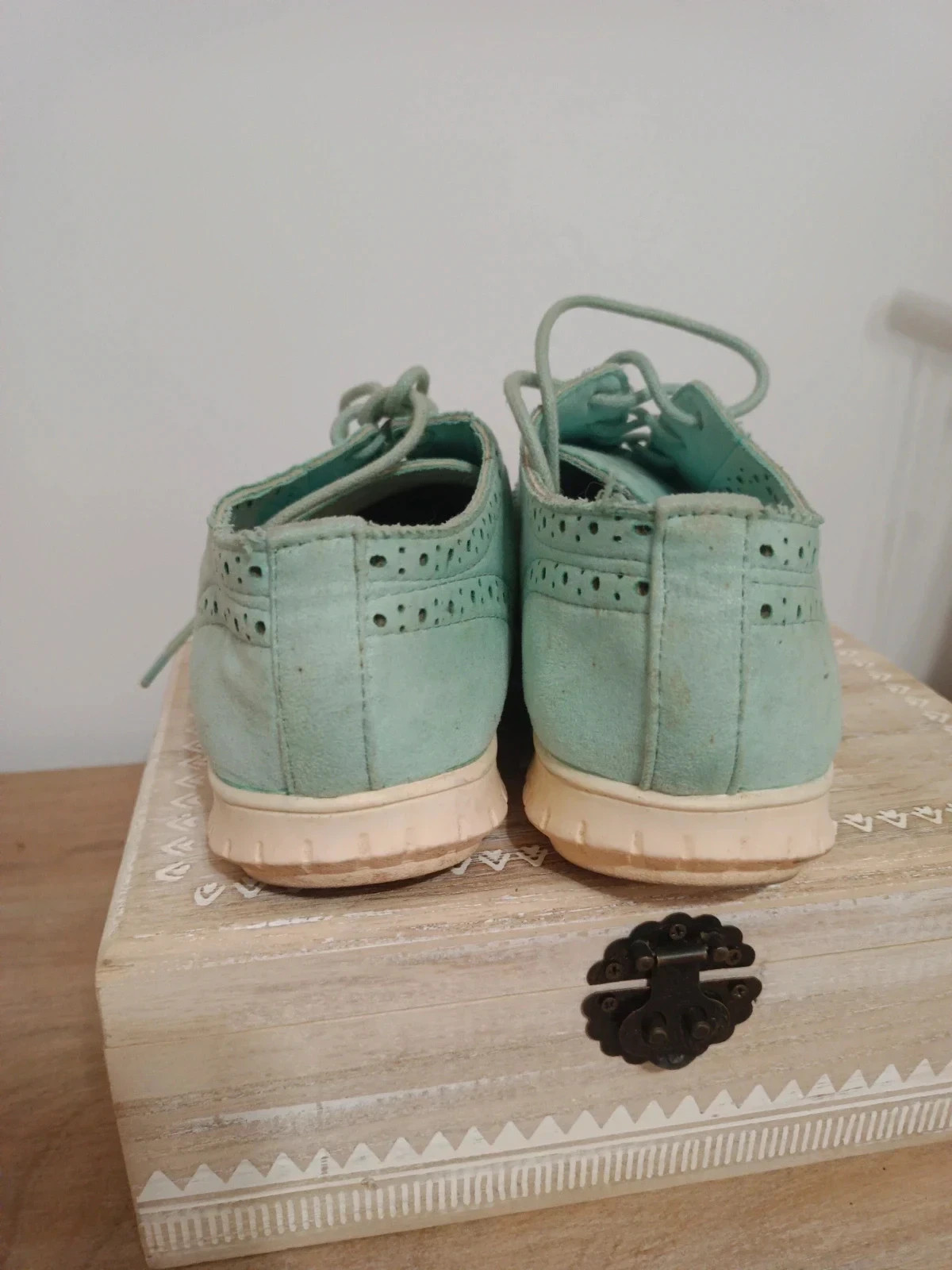 Zapatos de estilo oxford en color verde menta con diseño calado , talla 37 – H&D – taille 37 4