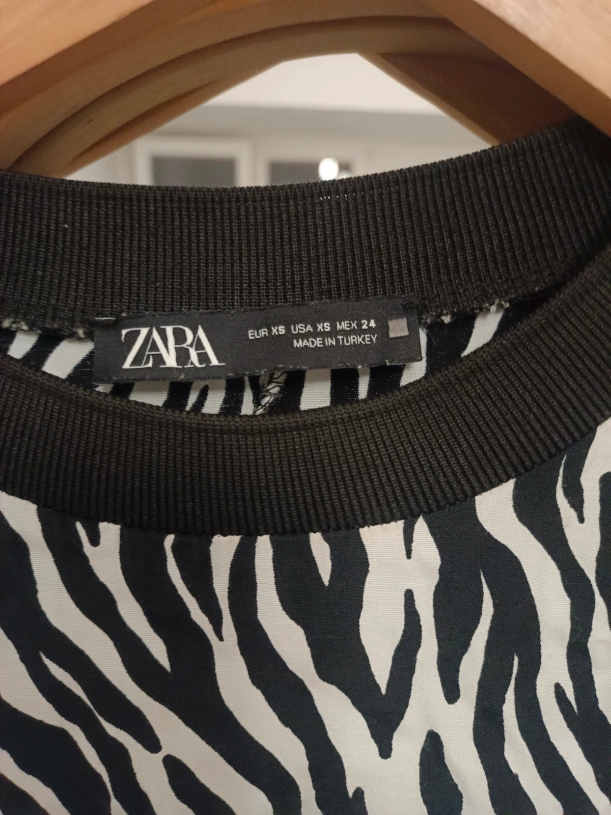 Vestido ZARA estampado cebra XS-S zebra print viscose dress – Zara – taille XS / 34 / 6 5