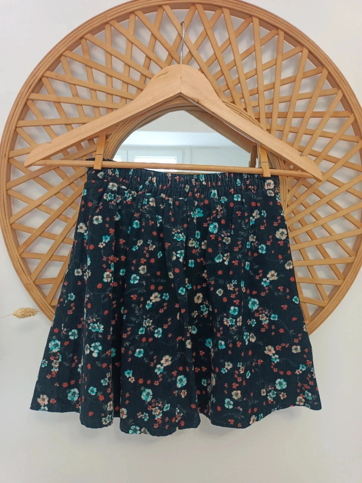 Falda Pana Fina S • Corduroy Skirt • Falda floral • Jupe en velours fin – Bershka – taille S / 36 / 8 4