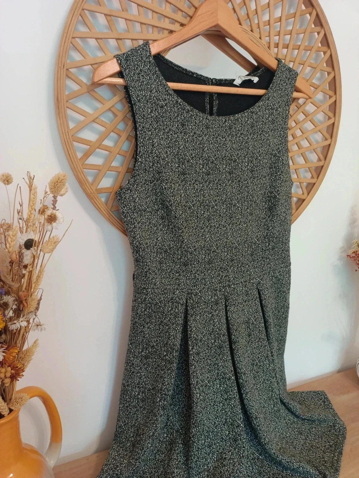 Vestido corto sin mangas en tonos negro y blanco con textura jaspeada – New Look – taille S / 36 / 8 3