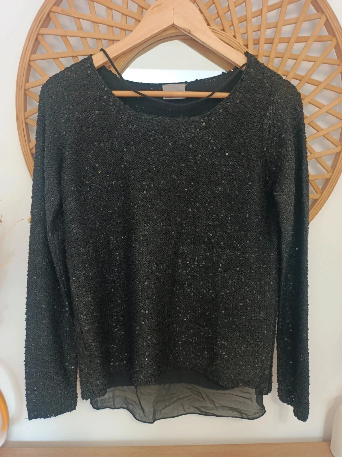 Jersey negro de lentejuelas Vero Moda con abertura trasera y gasa – Vero Moda – taille S / 36 / 8 2