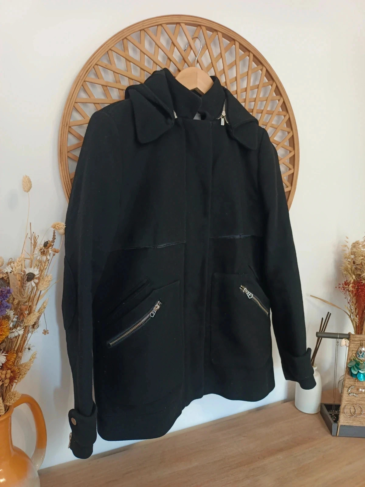 Abrigo negro Zara Trafaluc S · Black hooded coat · Manteau noir · Cappotto nero – Zara Trafaluc – taille S / 36 / 8 3