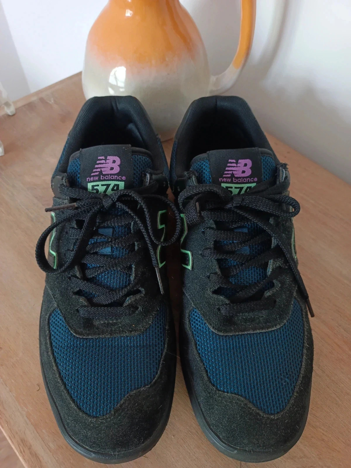 Zapatillas New Balance 574 en negro y azul marino, con detalles en verde menta y morado, talla 43 – New Balance – taille 43 2