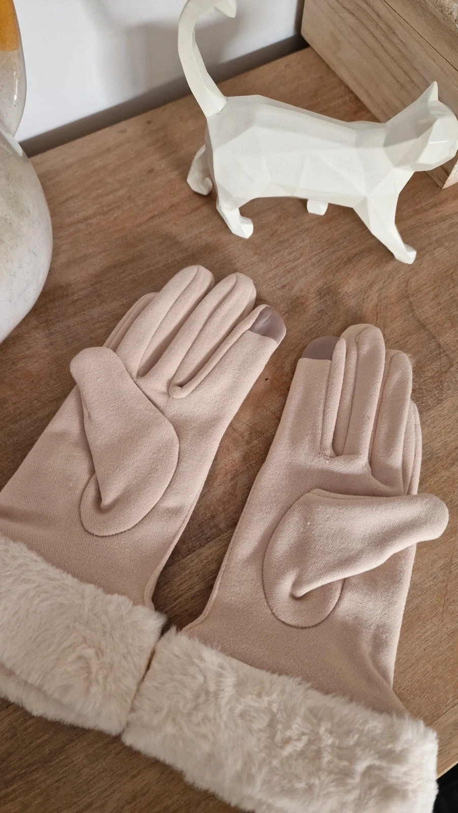 Guantes beige con pelo suave táctiles · Faux Fur Gloves · Gants fourrure beige · Guanti pelliccia – fashion gloves – taille Taille unique 4