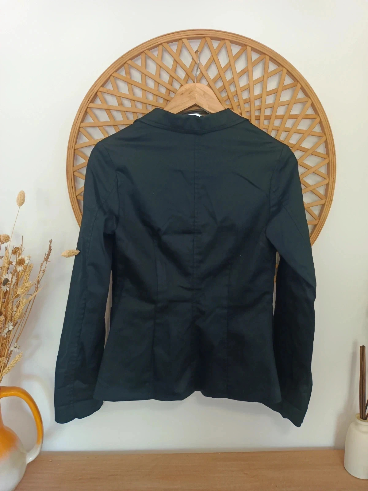 Americana negra de la marca Saks, talla 40, es más una S-M – New Saks Woman – taille L / 40 / 12 4