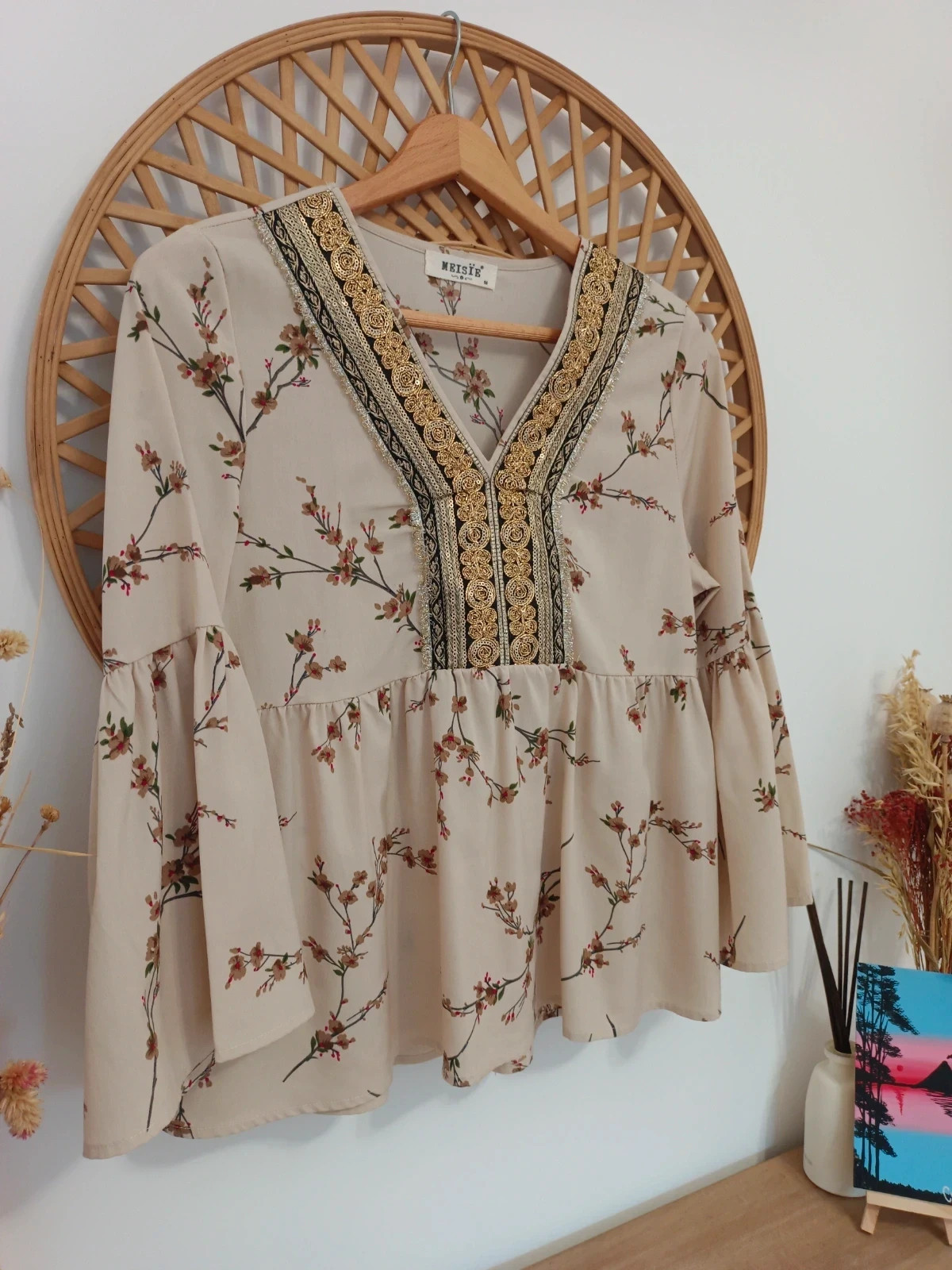 Blusa boho Meisie beige floral con bordados dorados y mangas acampanadas M – Meisie – taille M / 38 / 10 5