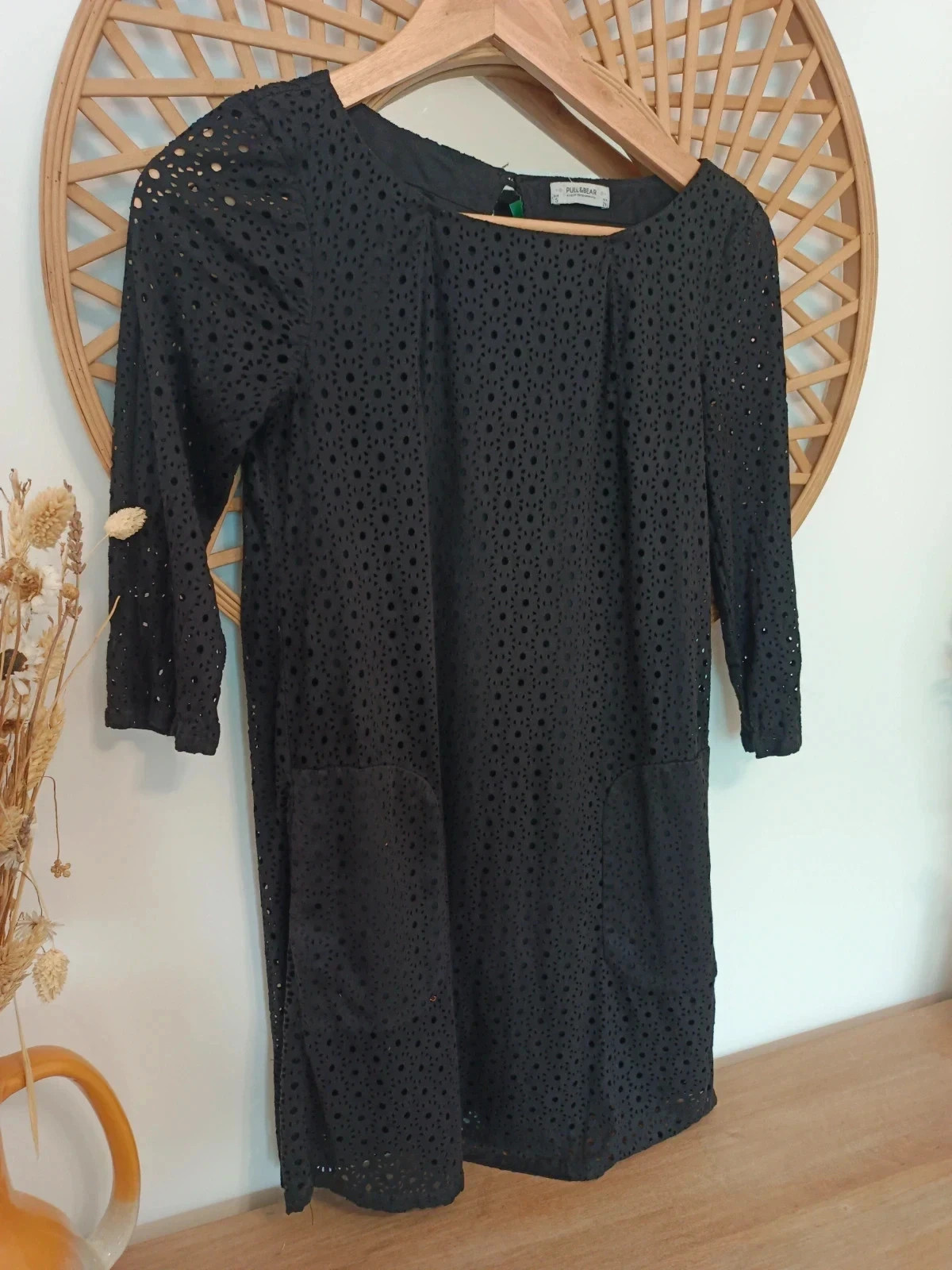 Vestido negro corto de ante con bordado calado, talla S – Pull & Bear – taille S / 36 / 8 3