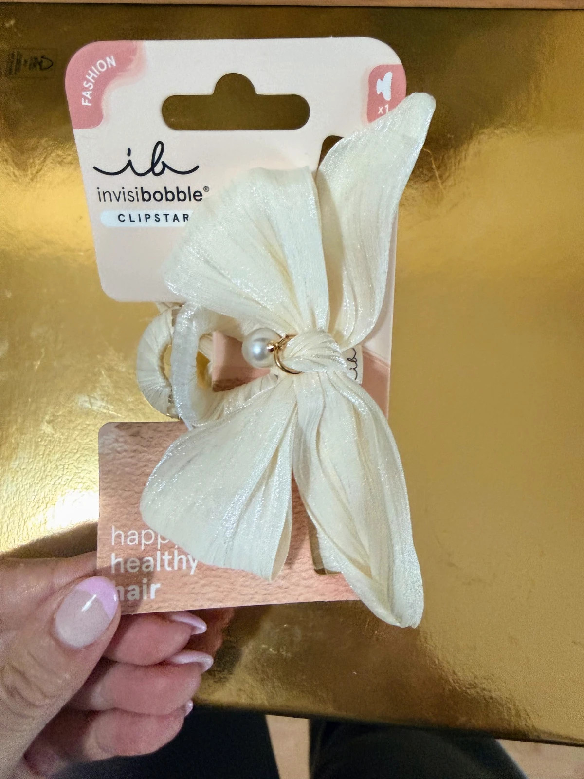 🎀 Pinza con lazo blanco estilo coquette – súper bonita puesta
