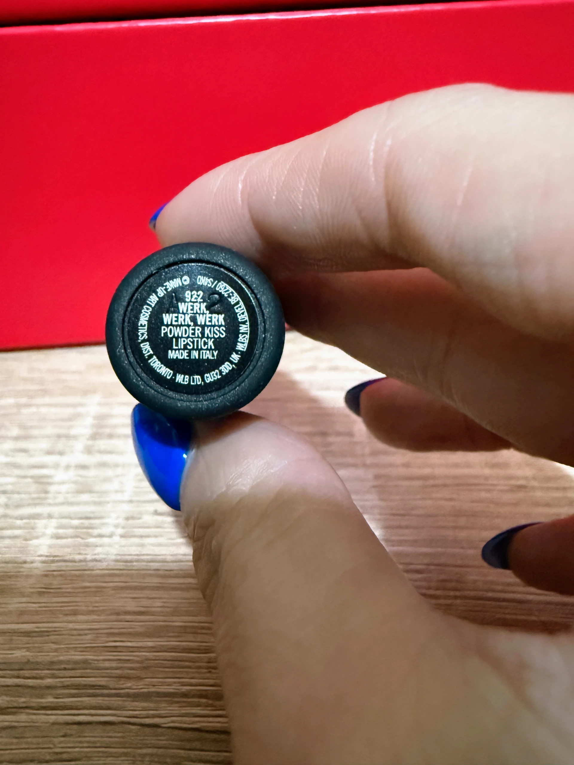 💋MAC Powder Kiss Werk, Werk, Werk | labial mate difuminado rosa – MAC 5
