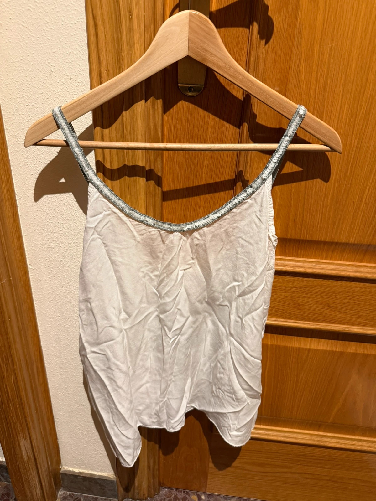 🤍Blusa blanca de tirantes 🤍 nueva sin etiquetas | detalle brillante talla M