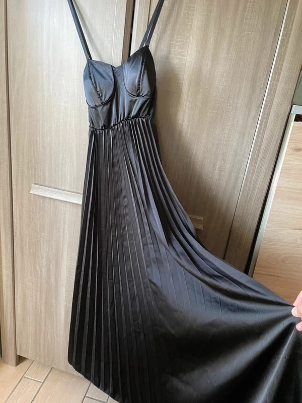 Robe noir rock chic taille 36 à 40 – Zara – taille M / 38 / 10 4