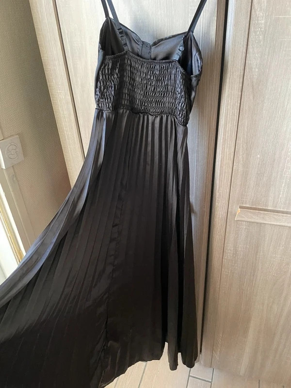 Robe noir rock chic taille 36 à 40 – Zara – taille M / 38 / 10 5