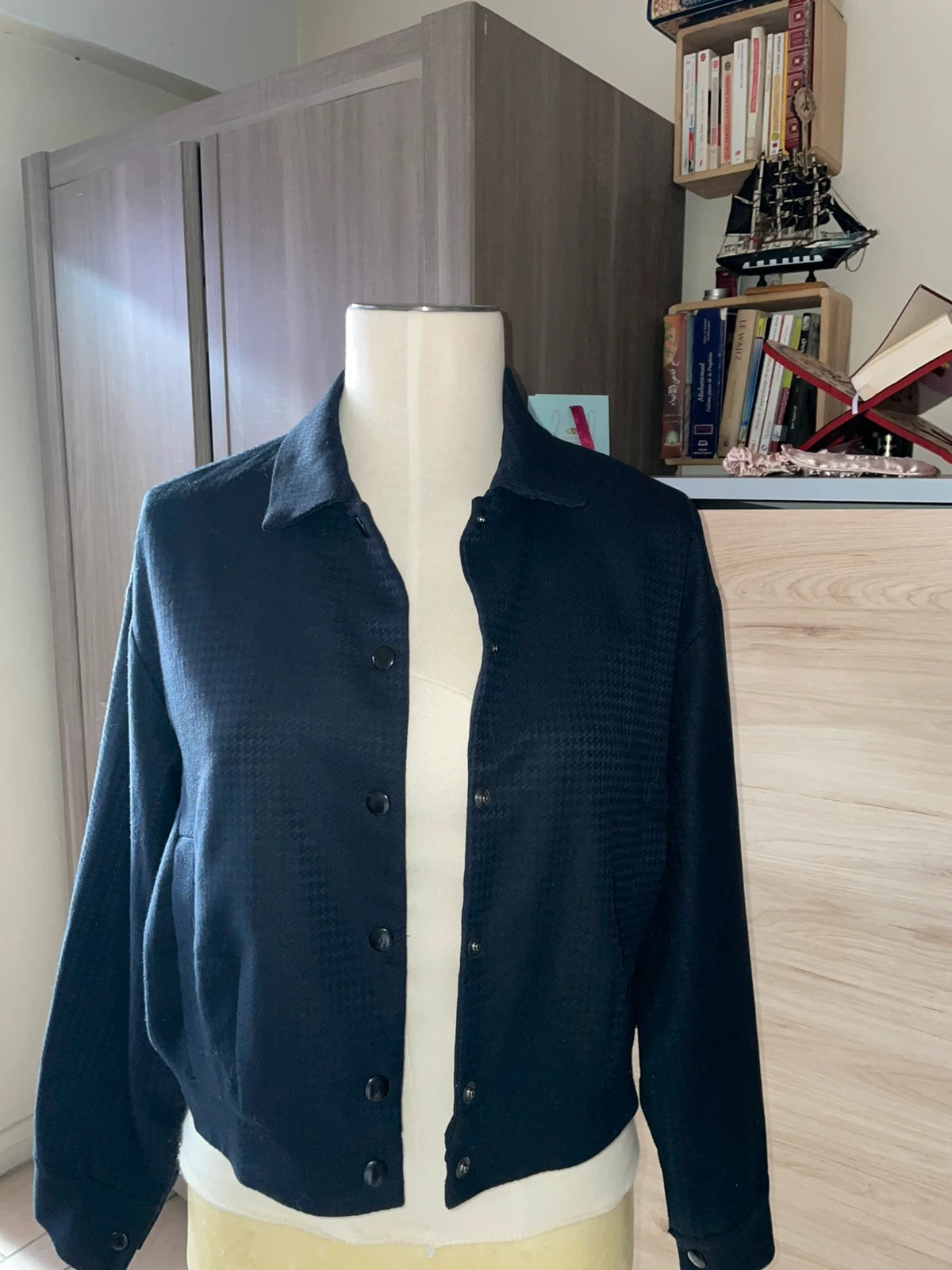 Veste courte noire kookai.Coupe bomber chic