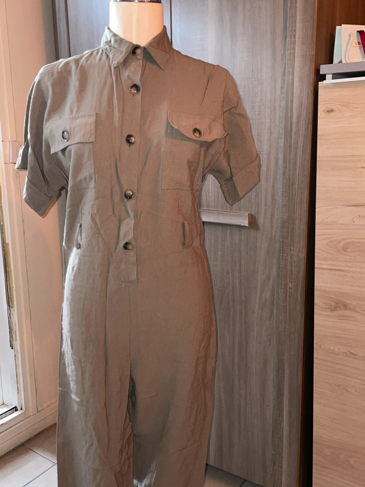 Combinaison Pantalon Molly Bracken Style "Safari Chic" - Couleur Taupe/Kaki