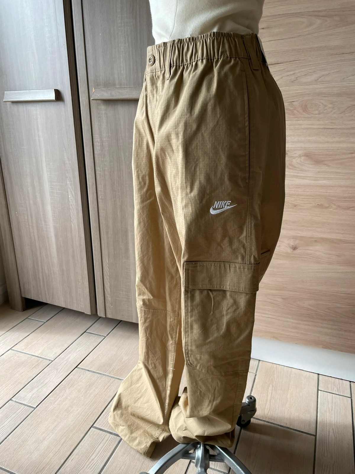 Cargo parachute Nike beige taille XL