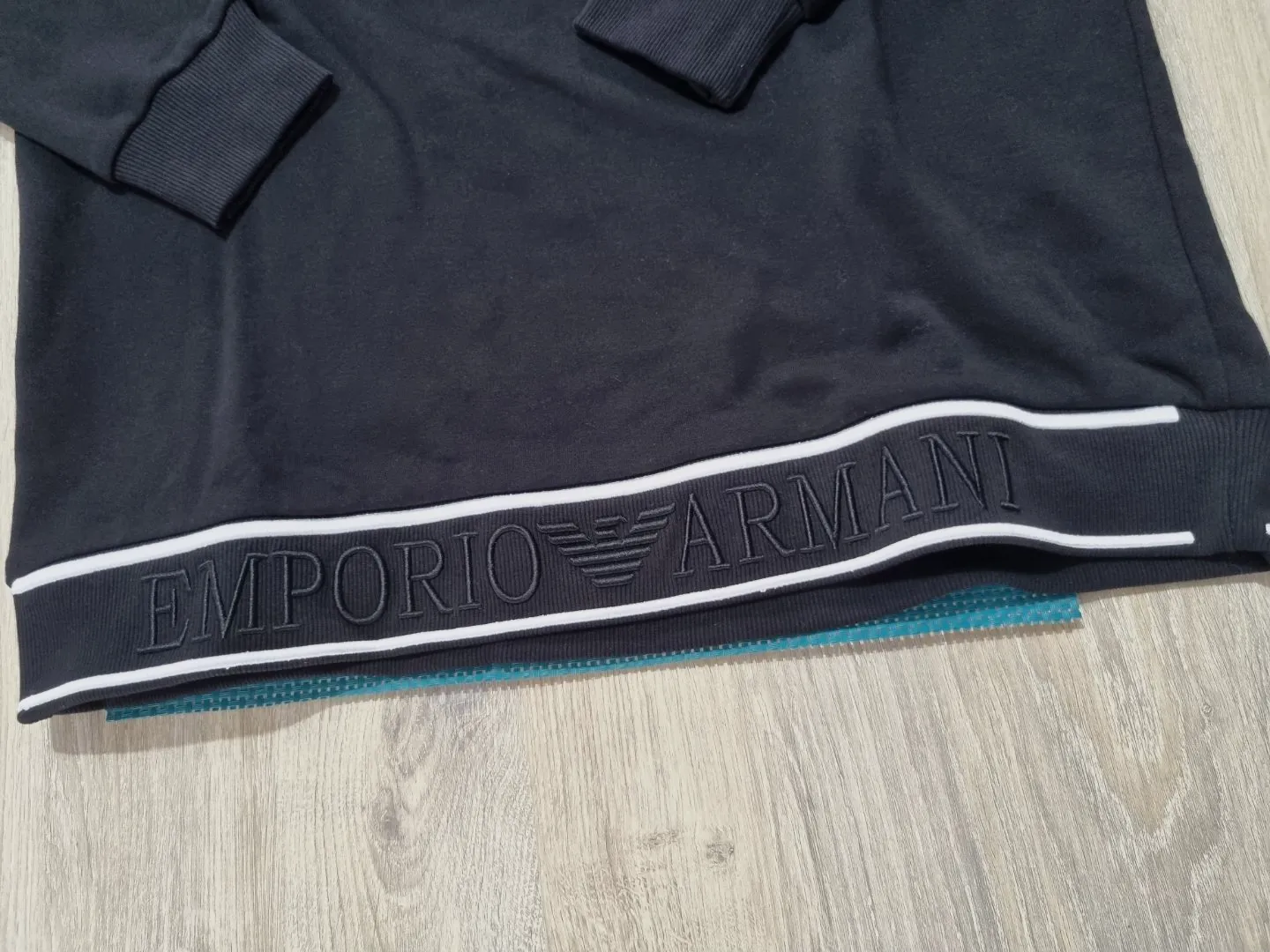 Pull ras cou – Armani – taille XXL 3
