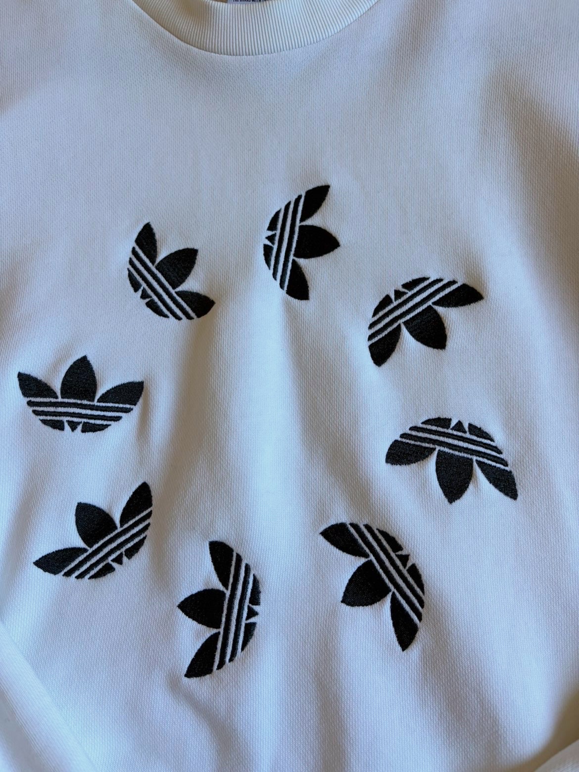 Sweatshirt blanc Adidas Originals trèfles – Adidas – taille S 2