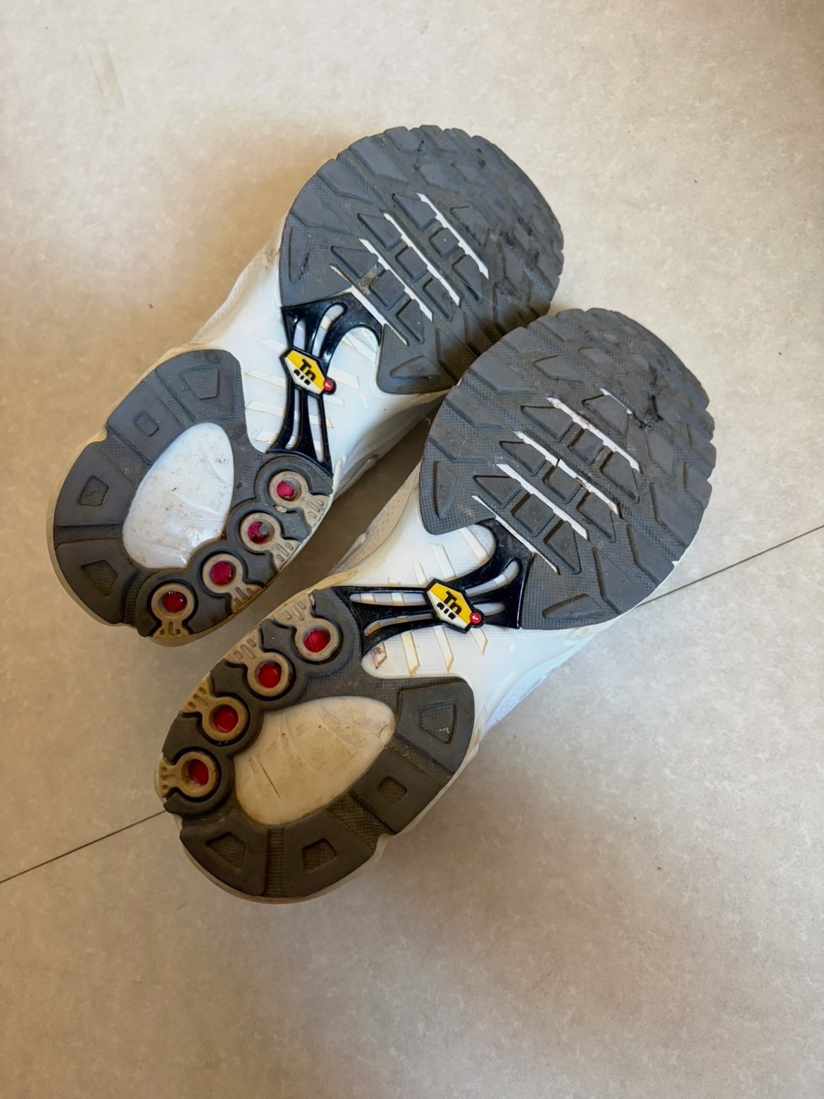 Baskets Nike Air Max Plus TN blanches – Nike – taille EU 38 5