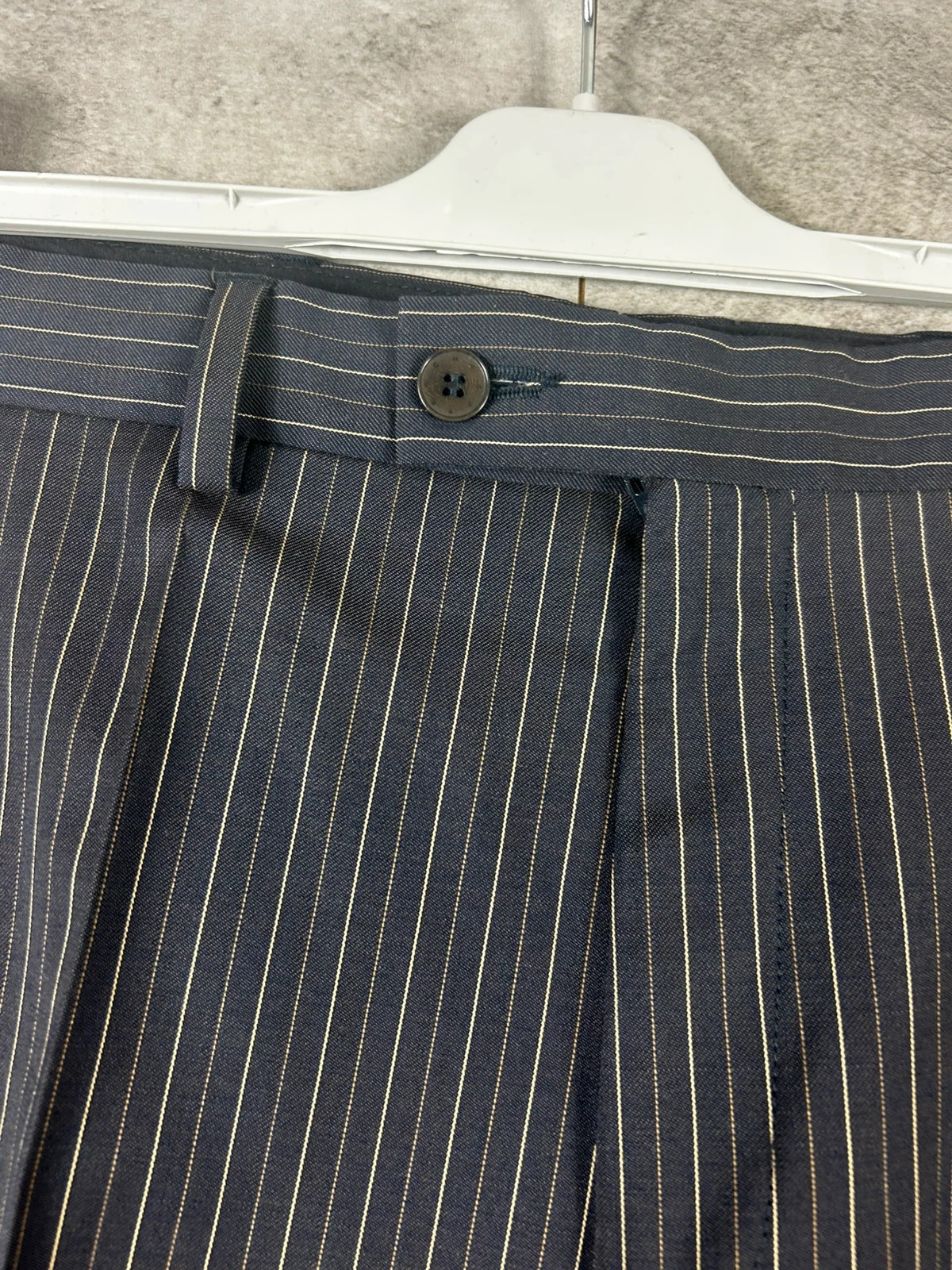Givenchy homme costume 2 pièces taille 48 pantalon 40 laine vierge rayures tennis bleu marine – Givenchy – taille M 4