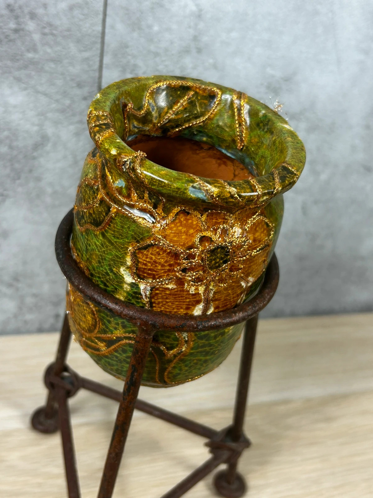 Artisanat vintage petit photophore sur pied tripode métal vert doré décoration bohème 2