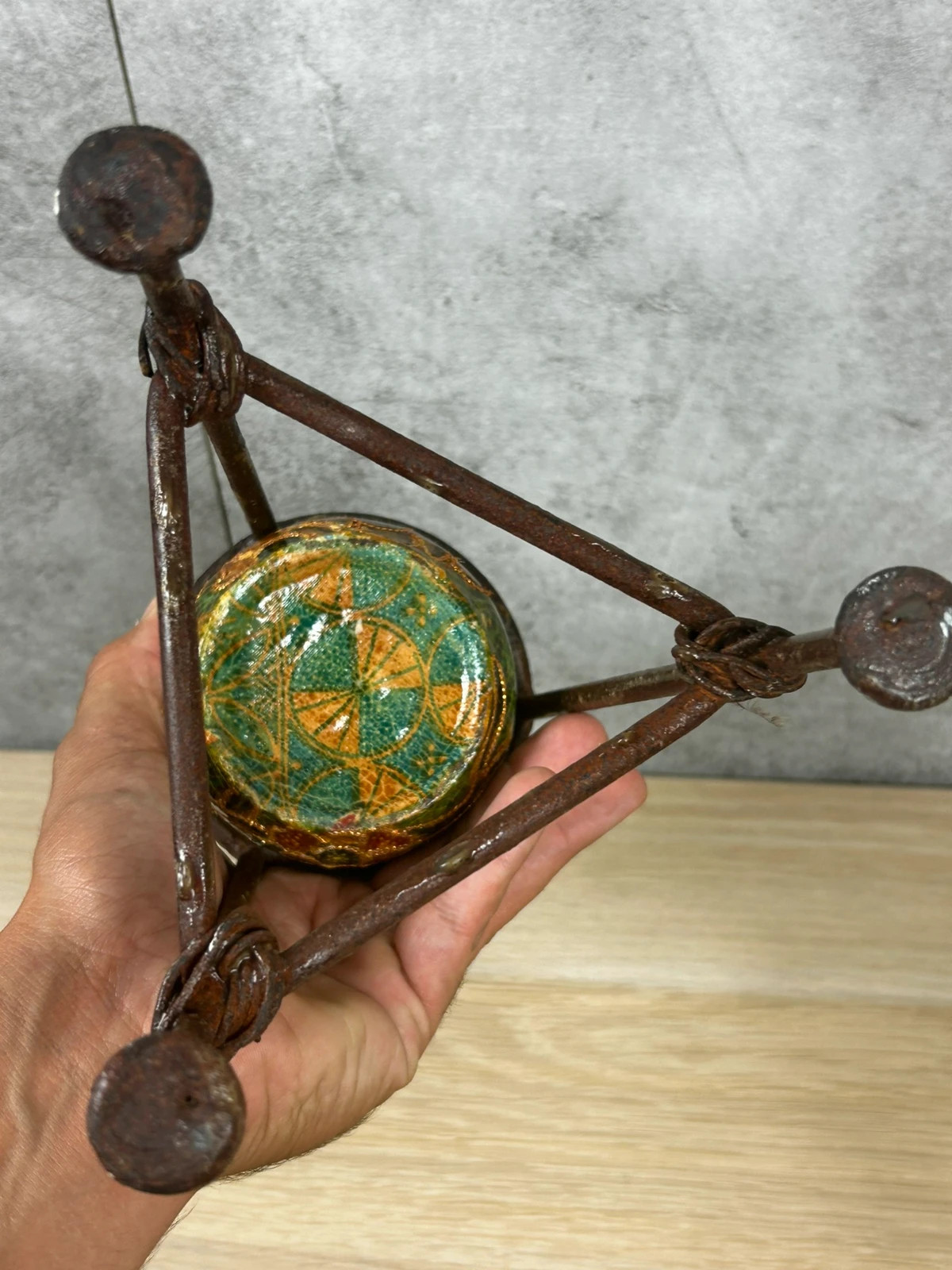 Artisanat vintage petit photophore sur pied tripode métal vert doré décoration bohème 5