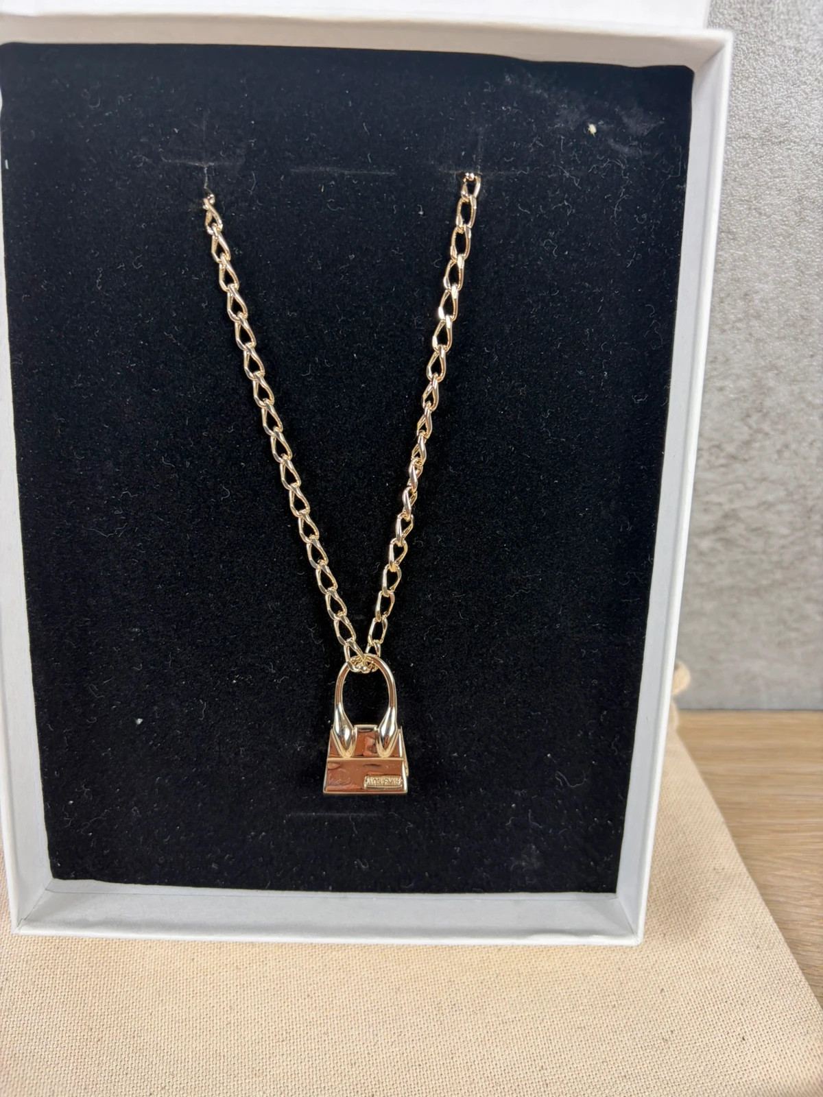 Jacquemus femme Le Collier Chiquito taille unique laiton doré pendentif mini sac luxe – Jacquemus 2
