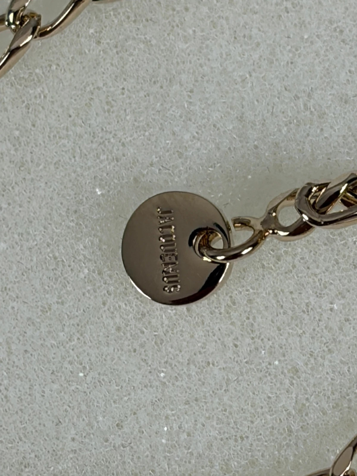 Jacquemus femme Le Collier Chiquito taille unique laiton doré pendentif mini sac luxe – Jacquemus 5