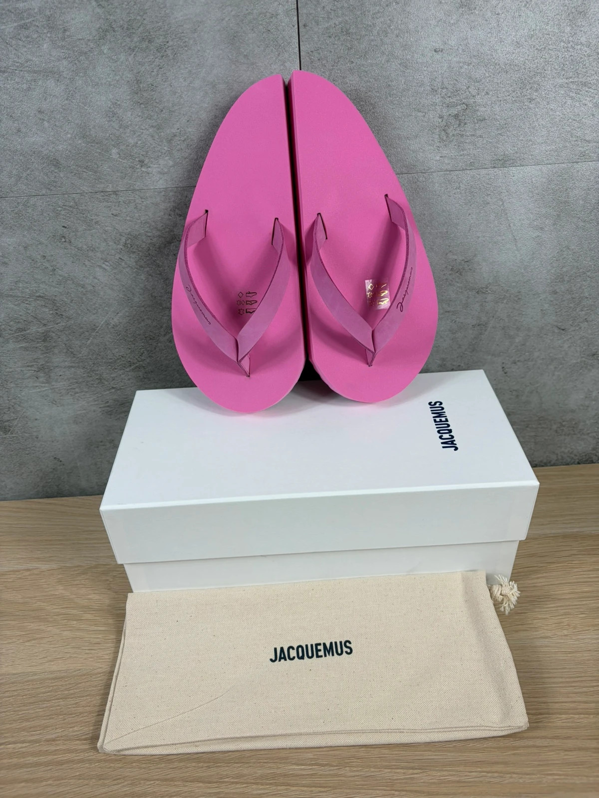 Jacquemus femme Les Tongs Cœur taille 37 sandales roses capsule Pink forme cœur collector