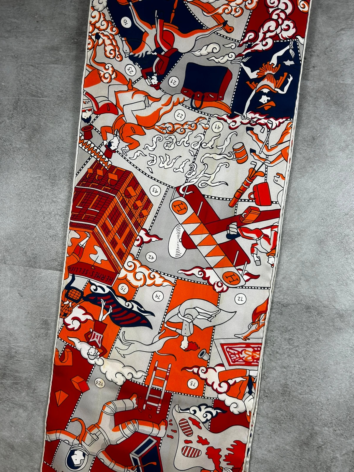 Hermès femme twilly écharpe foulard soie 100% Made in France orange rouge bleu luxe – Hermès 3
