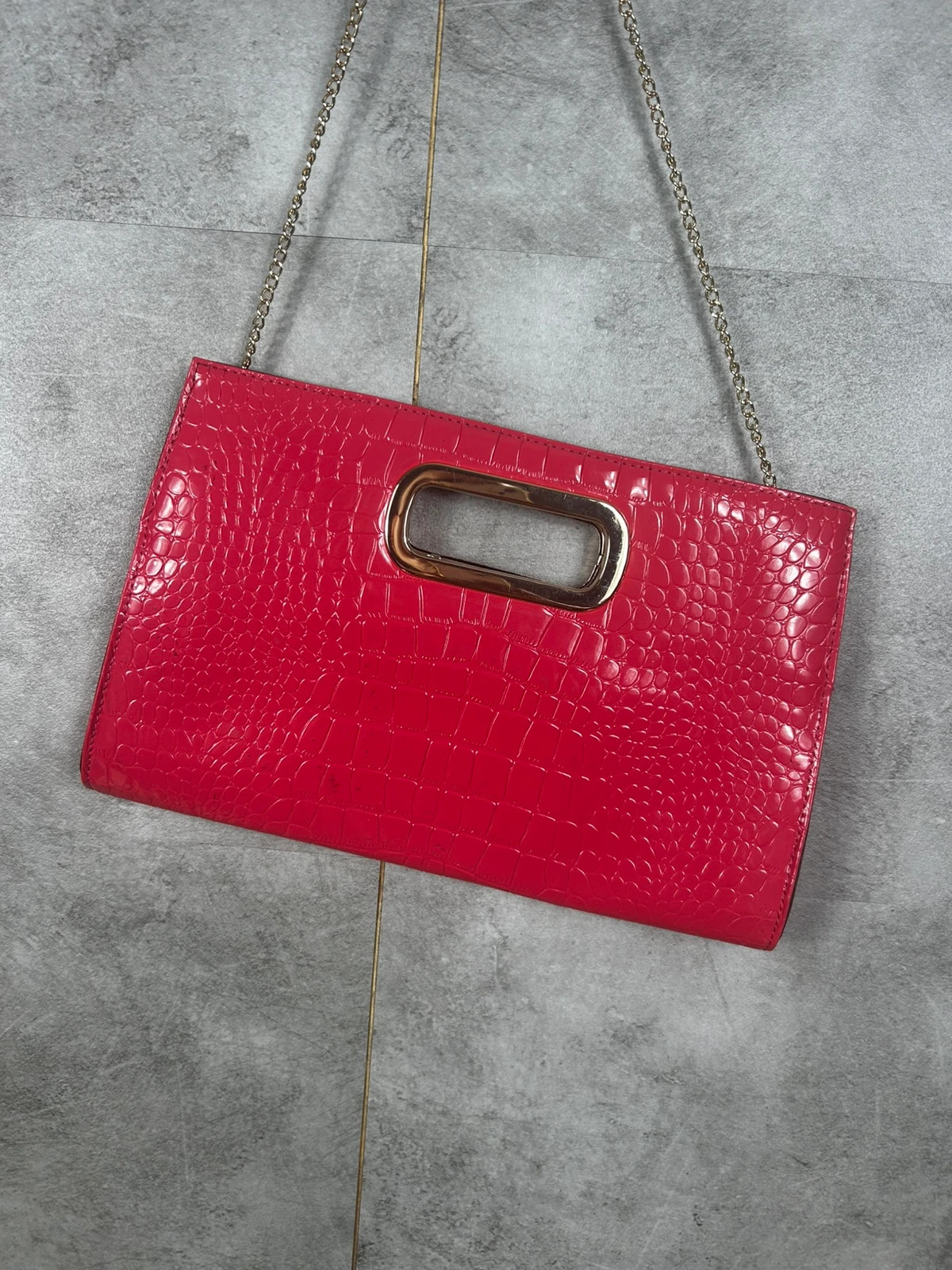 Gallantry femmes pochette cross body chaîne effet croco verni rose fuchsia sac – Gallantry 2