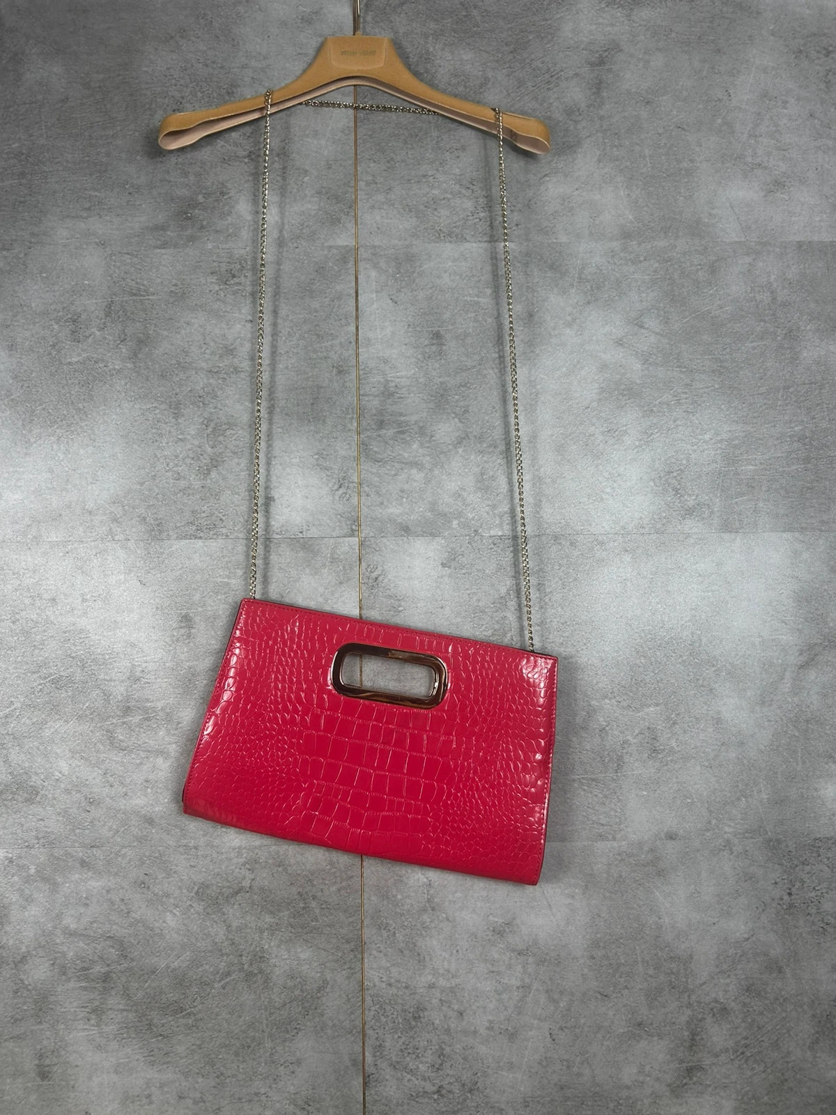 Gallantry femmes pochette cross body chaîne effet croco verni rose fuchsia sac – Gallantry 3