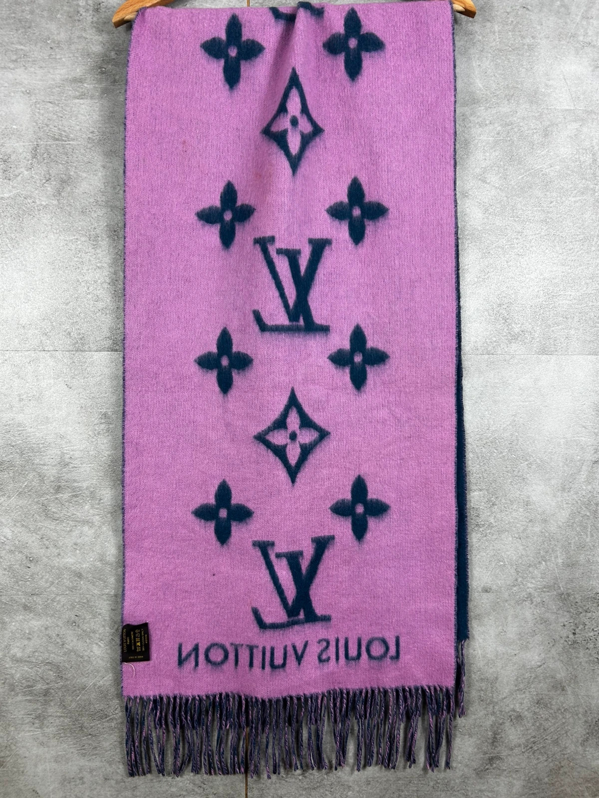 Louis Vuitton femmes écharpe monogramme géant 100% cachemire bleu marine rose luxe – Louis Vuitton 5