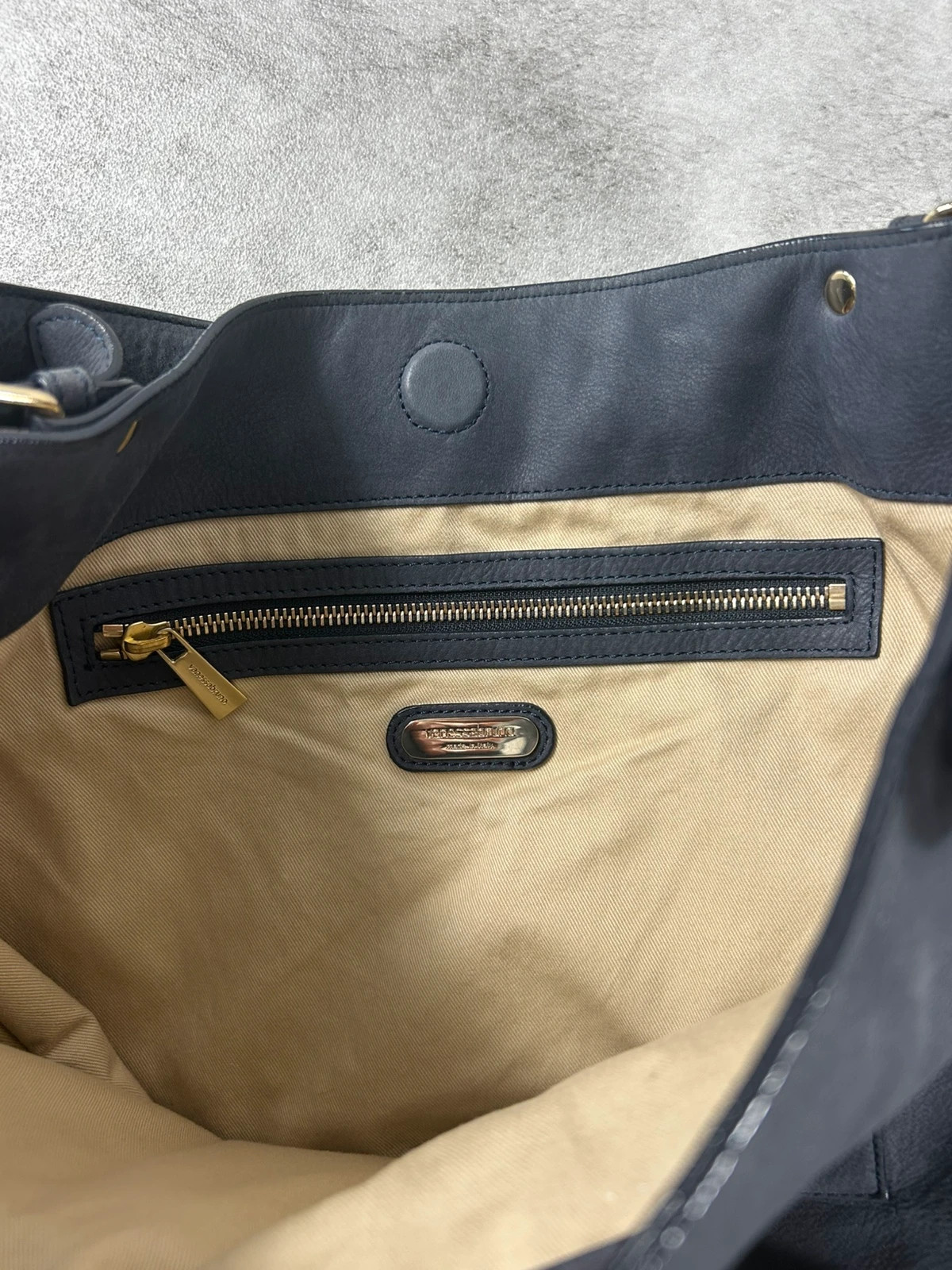 Sac Vanessa Bruno cuir bleu marine cabas épaule grand format cuir vachette shopper luxe – Vanessa Bruno 5