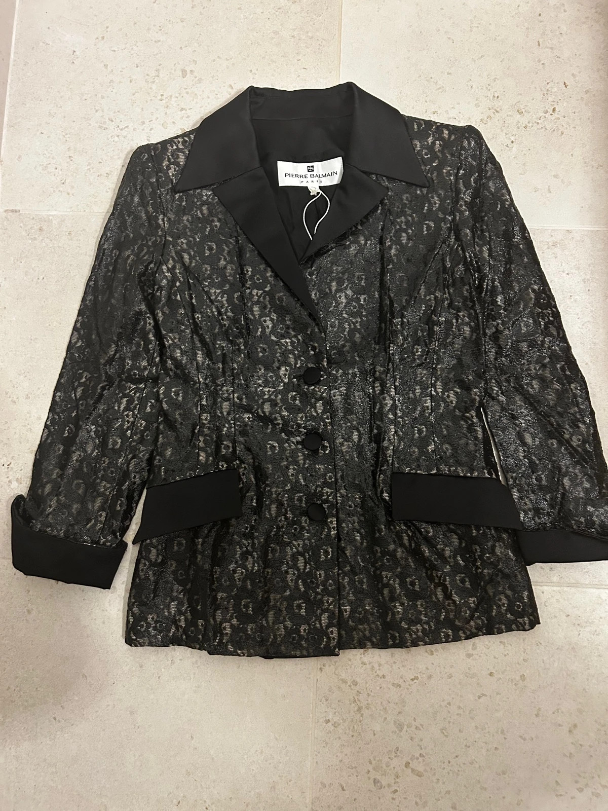Pierre Balmain femmes blazer dentelle noire structuré chic élégant manches volumineuses couture – Pierre Balmain – taille M / 38 / 10
