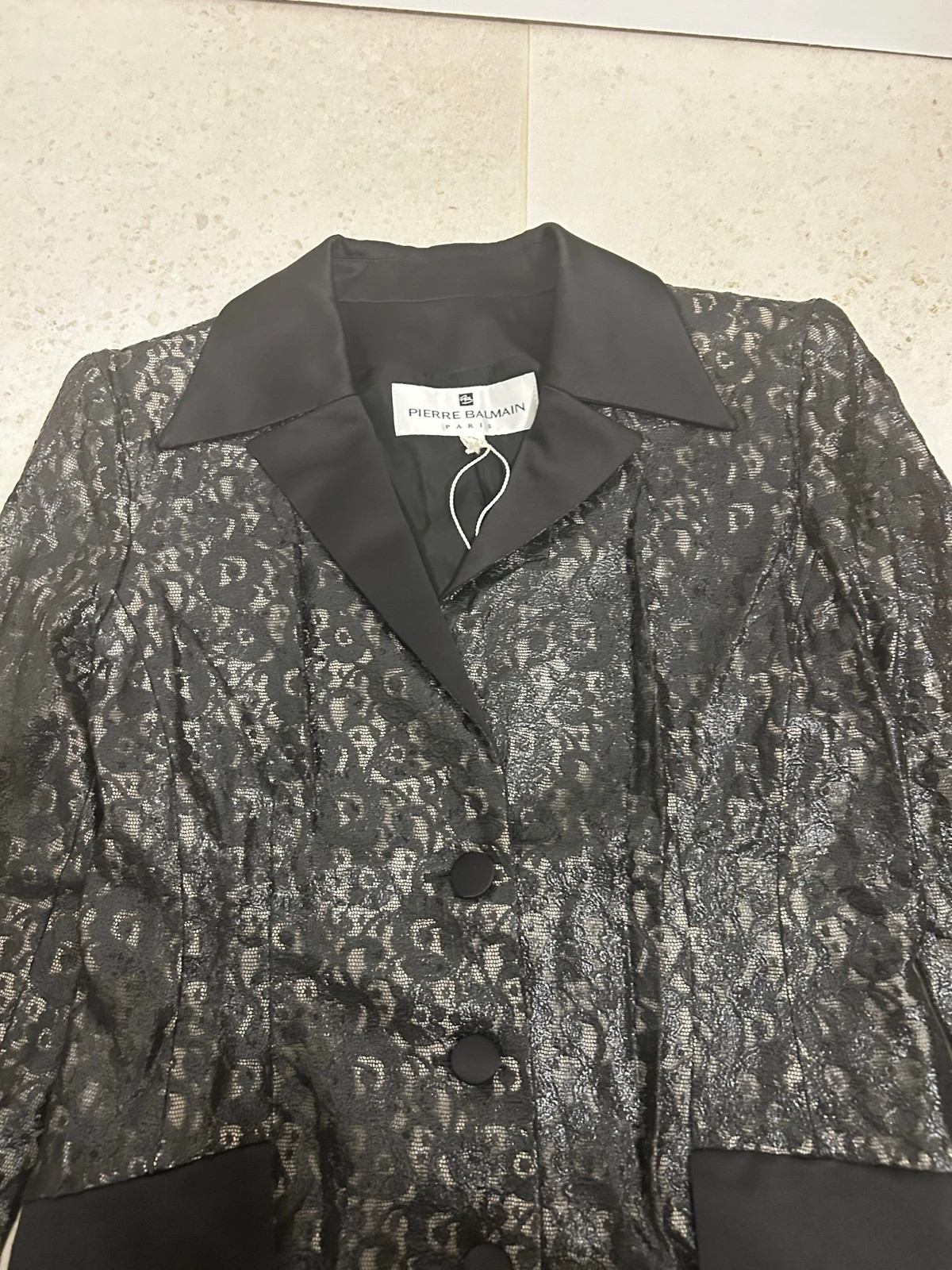 Pierre Balmain femmes blazer dentelle noire structuré chic élégant manches volumineuses couture – Pierre Balmain – taille M / 38 / 10 3