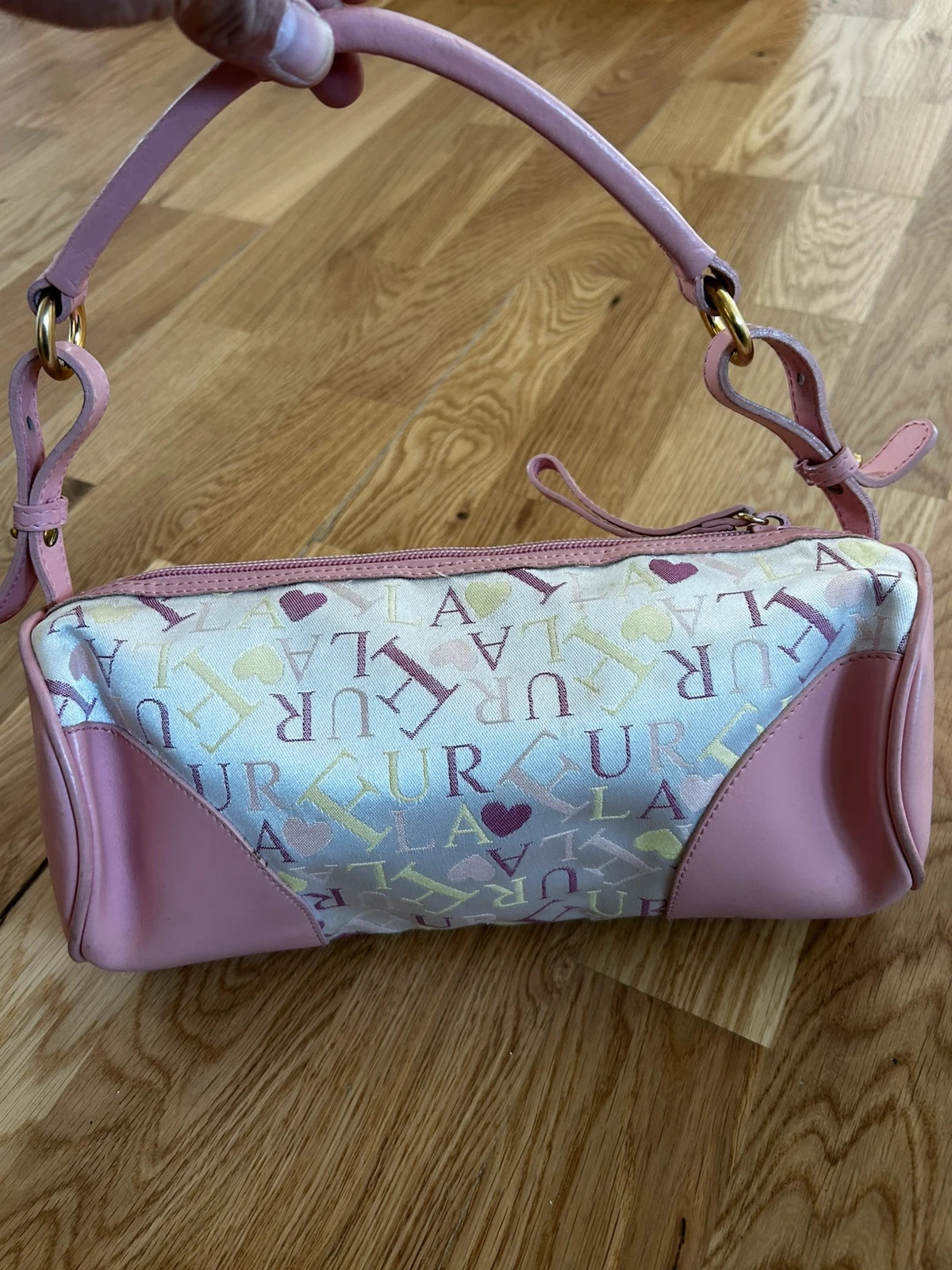 Furla femme sac baguette rose cuir et toile monogram vintage épaule élégant